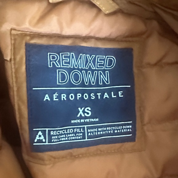 Aeropostale Men's Quilted Vest in Tan - Picture 2 of 2